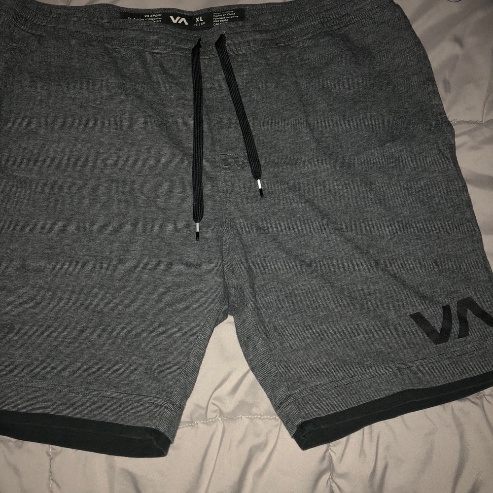 Rvca men’s shorts